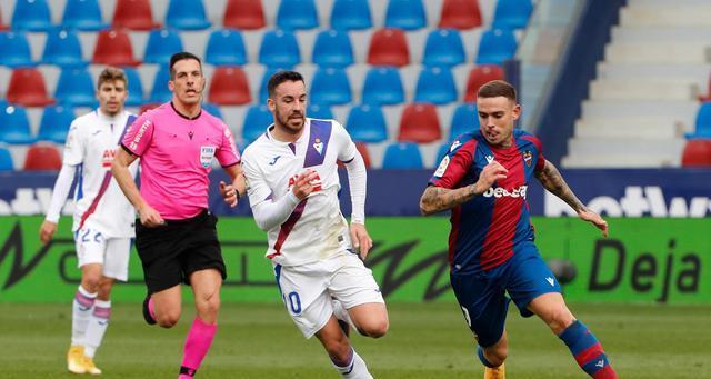  桑乔转会多特首秀破门引爆社交媒体  