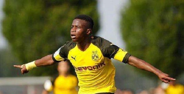  穆科科刷新纪录，16岁天才成最年轻进球者  