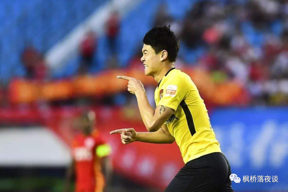  拉齐奥定位球专家，精准配合头槌破门定乾坤