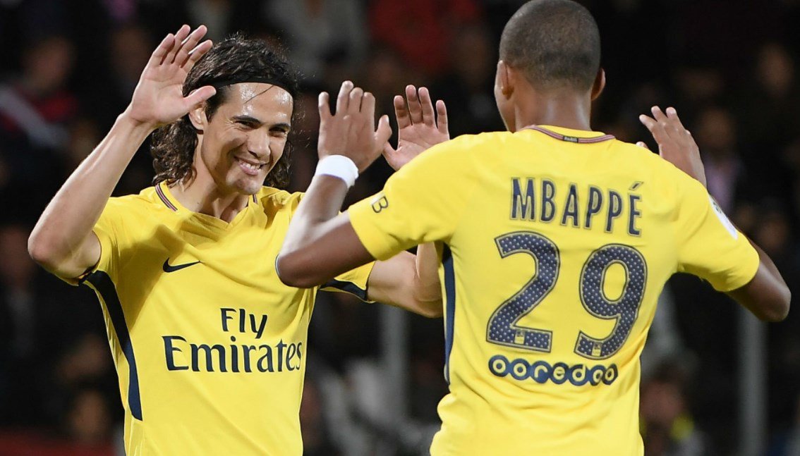  巴黎圣日耳曼主场三球完胜昂热继续领跑积分榜  