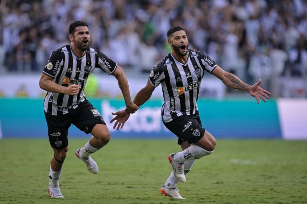  哈兰德戴帽助曼城横扫埃弗顿，射手榜强势领跑  